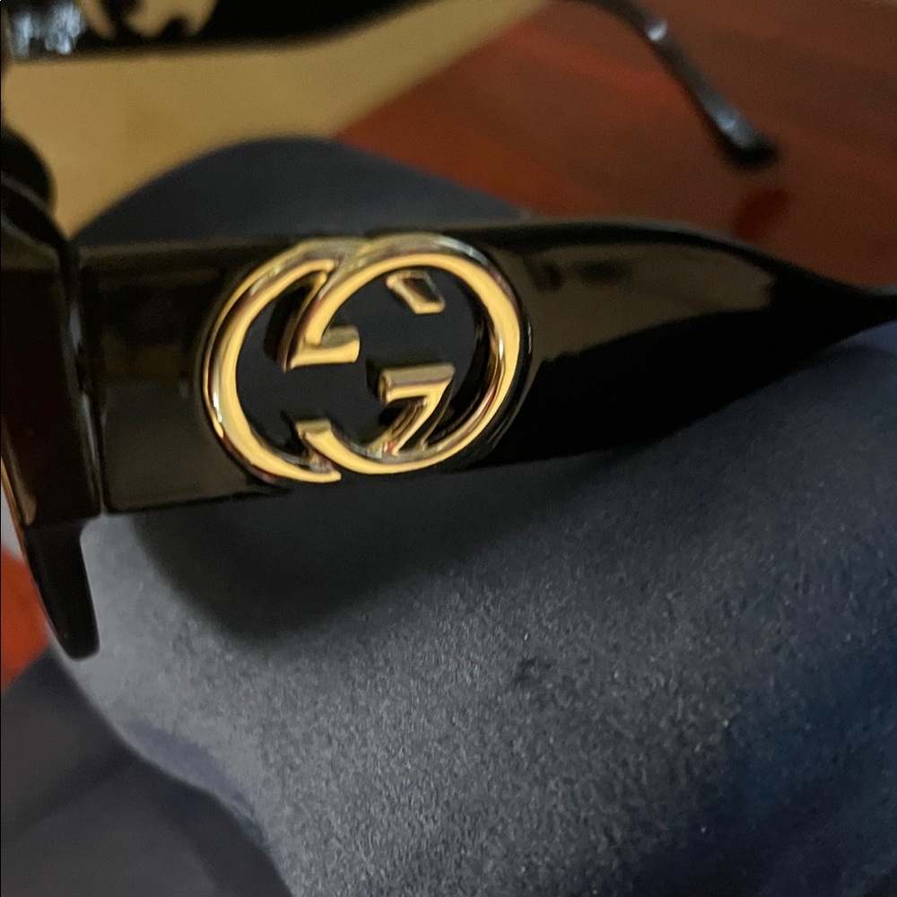 Authentic Gucci Glossy Black Square Sunglasses with Silver Double G - Picture 3 of 6